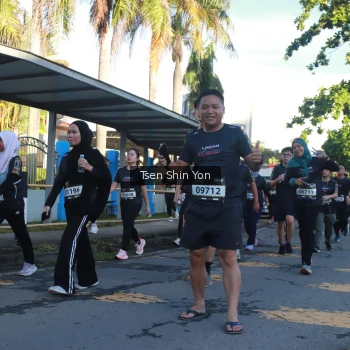 Runner Photo 1642066