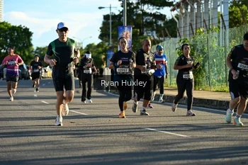 Runner Photo 1642125
