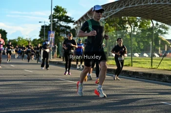 Runner Photo 1642146