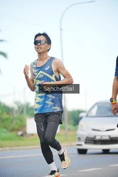Runner Photo 1642210