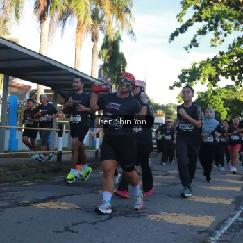 Runner Photo 1642240