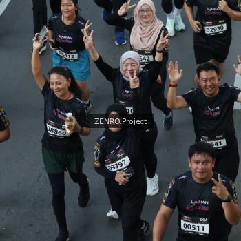 Runner Photo 1642260