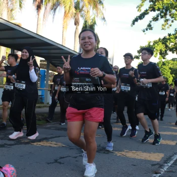Runner Photo 1642294