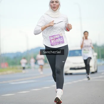 Runner Photo 1642303