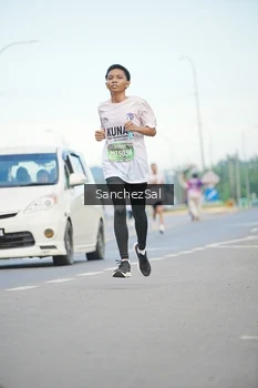 Runner Photo 1642366