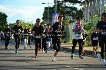 Runner Photo 1642375