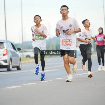 Runner Photo 1642407