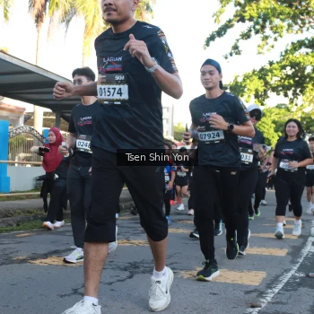 Runner Photo 1642574