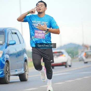 Runner Photo 1642696