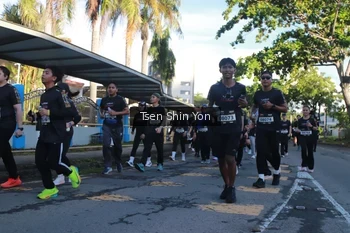Runner Photo 1642753