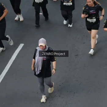 Runner Photo 1643053
