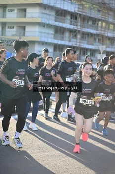 Runner Photo 1643071