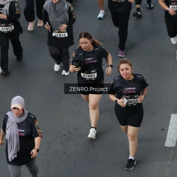 Runner Photo 1643100