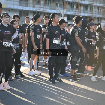 Runner Photo 1643248