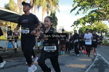 Runner Photo 1643679