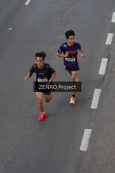 Runner Photo 1643707