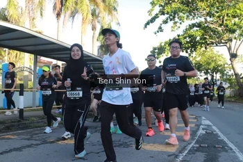 Runner Photo 1643742