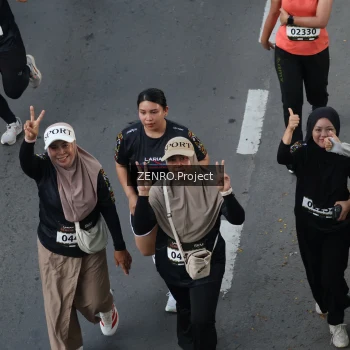 Runner Photo 1643880