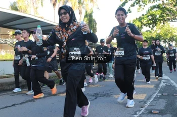 Runner Photo 1644195
