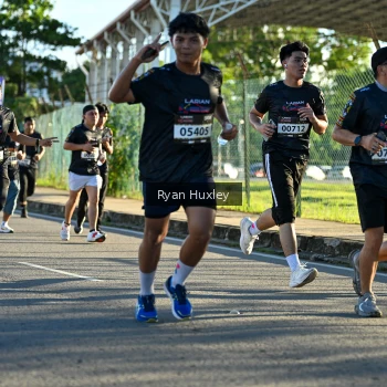 Runner Photo 1644210