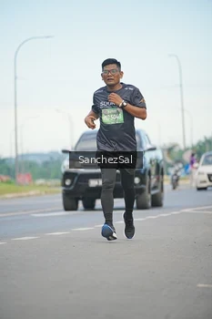 Runner Photo 1644328
