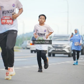 Runner Photo 1644675