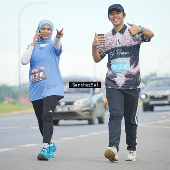 Runner Photo 1644741
