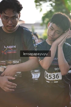 Runner Photo 1645137