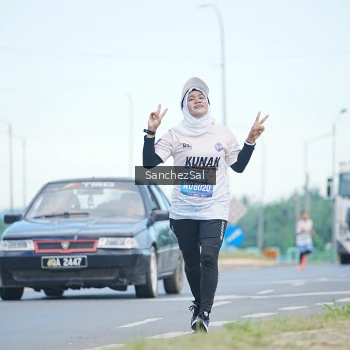 Runner Photo 1645171