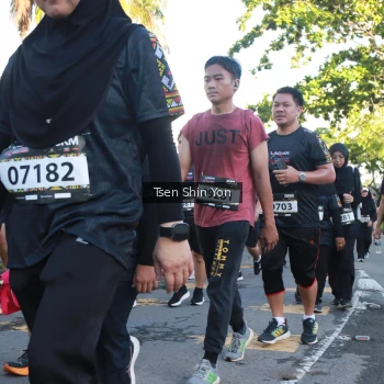 Runner Photo 1645173