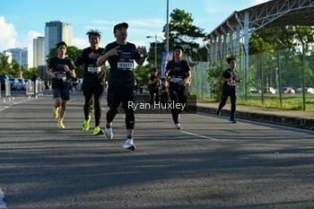 Runner Photo 1645310