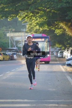 Runner Photo 1645348