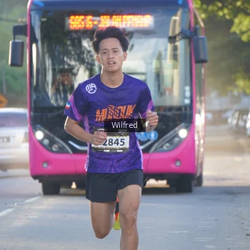 Runner Photo 1645372