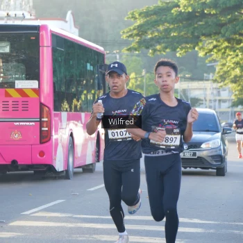 Runner Photo 1645511
