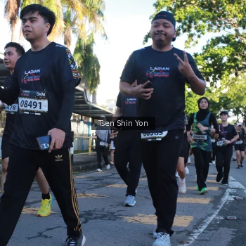 Runner Photo 1645530