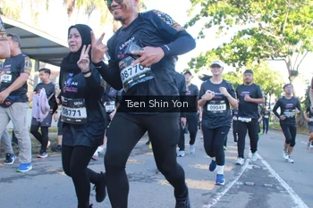 Runner Photo 1645576