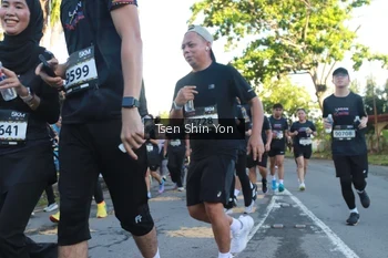 Runner Photo 1645748