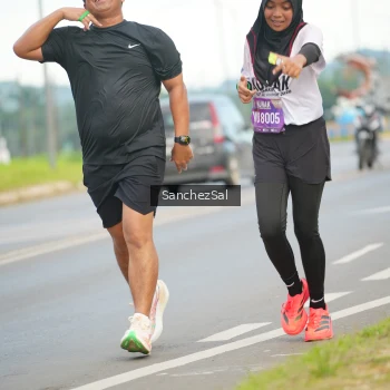 Runner Photo 1645816