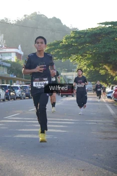 Runner Photo 1645835
