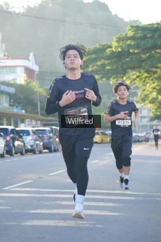Runner Photo 1645843