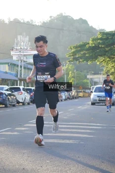 Runner Photo 1645899