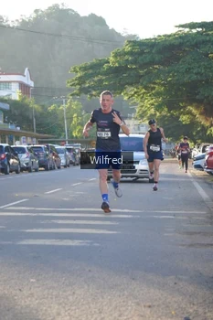 Runner Photo 1645900