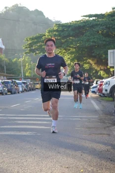 Runner Photo 1645999