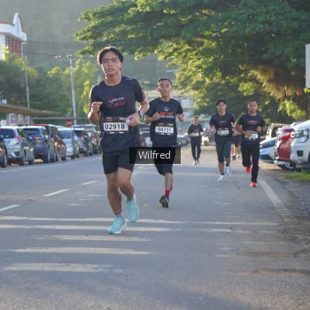 Runner Photo 1646000