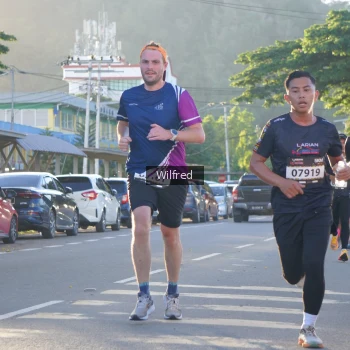 Runner Photo 1646102
