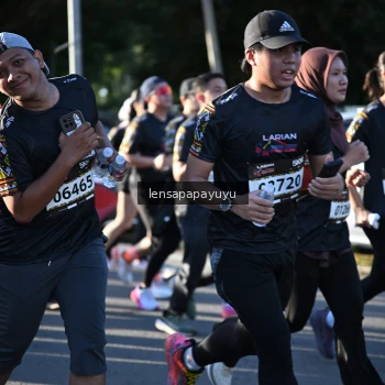 Runner Photo 1646103