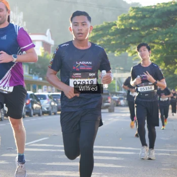 Runner Photo 1646120