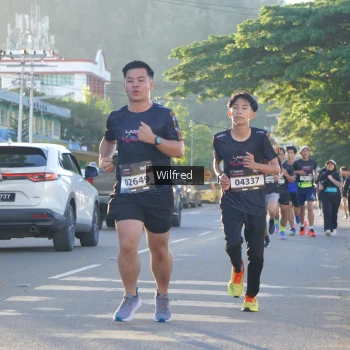 Runner Photo 1646143