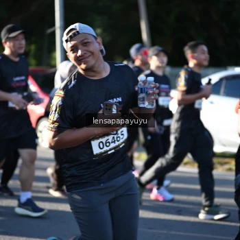 Runner Photo 1646165