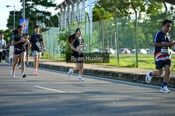 Runner Photo 1646275
